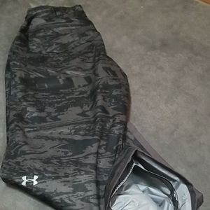 Under armour black camo snow pants